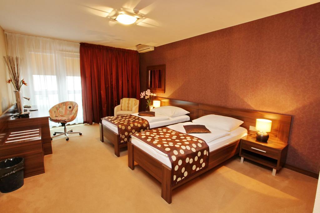 City Hotel Nitra With Free Parking Zimmer foto