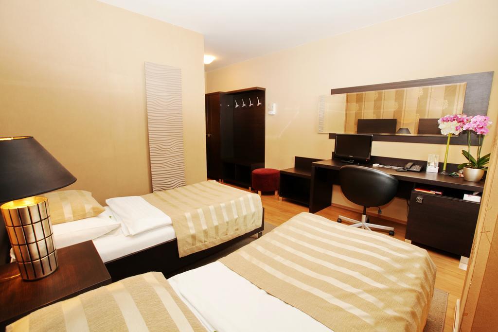 City Hotel Nitra With Free Parking Zimmer foto