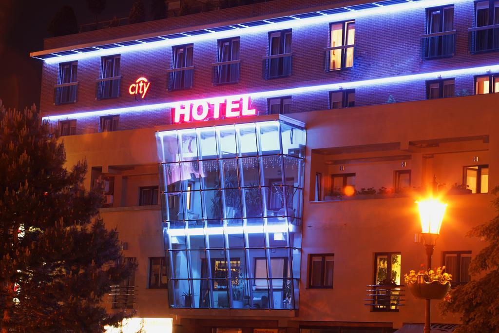 City Hotel Nitra With Free Parking Exterior foto