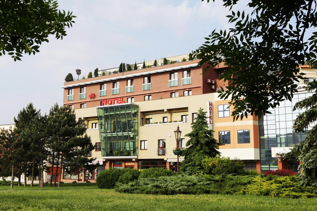 City Hotel Nitra With Free Parking Exterior foto