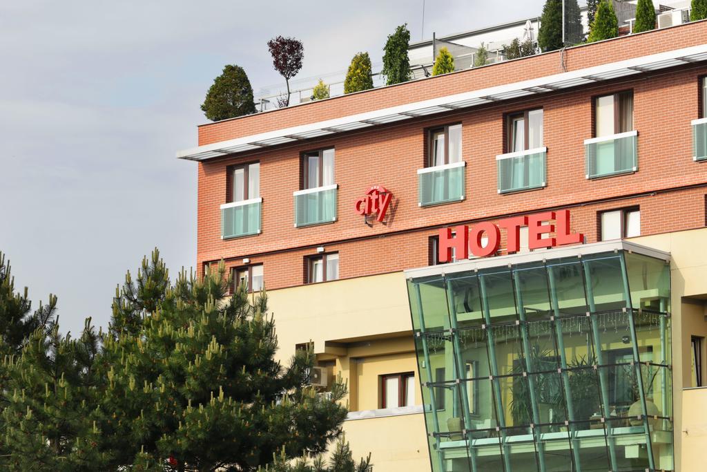 City Hotel Nitra With Free Parking Exterior foto