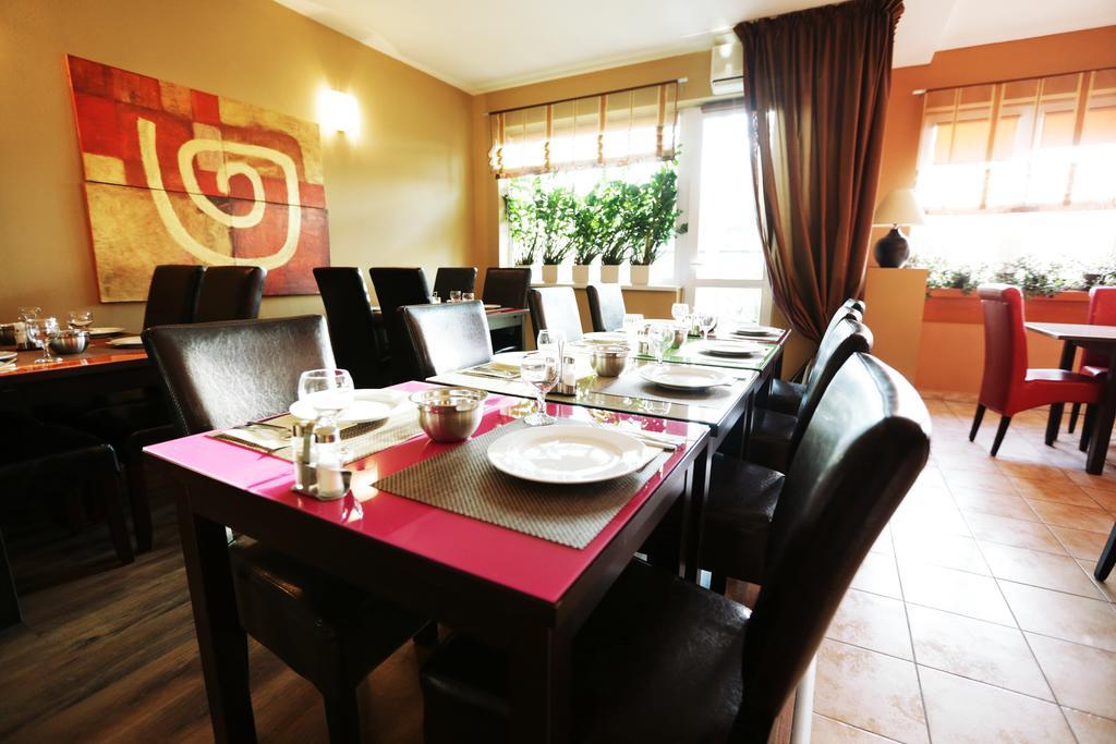 City Hotel Nitra With Free Parking Exterior foto